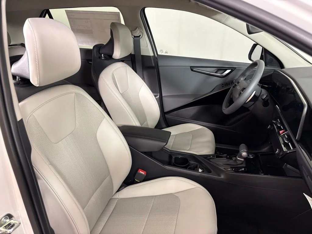 New 2026 Snow White Pearl Kia EX image 17