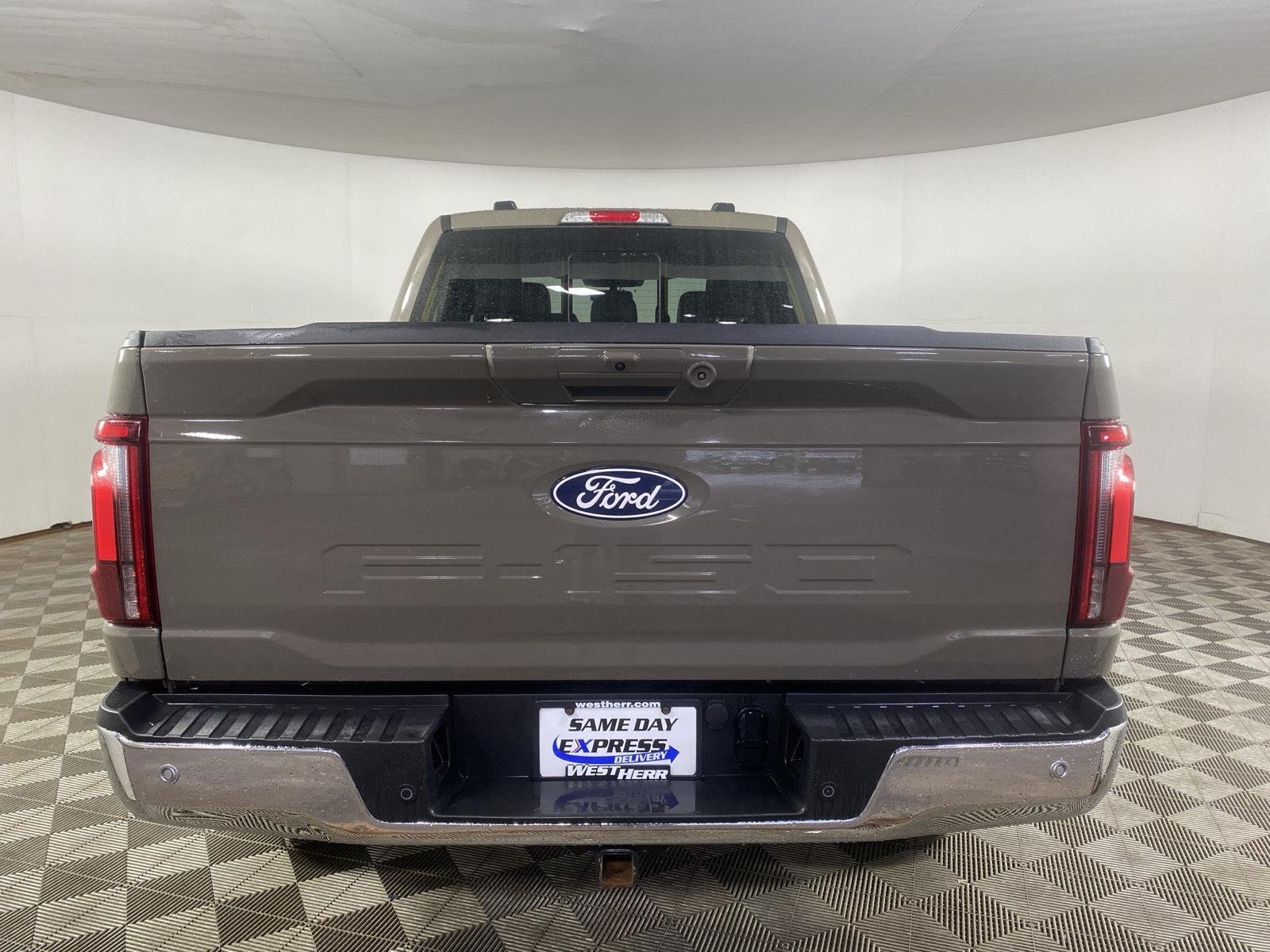 Used 2025 Gray Ford LARIAT image 6