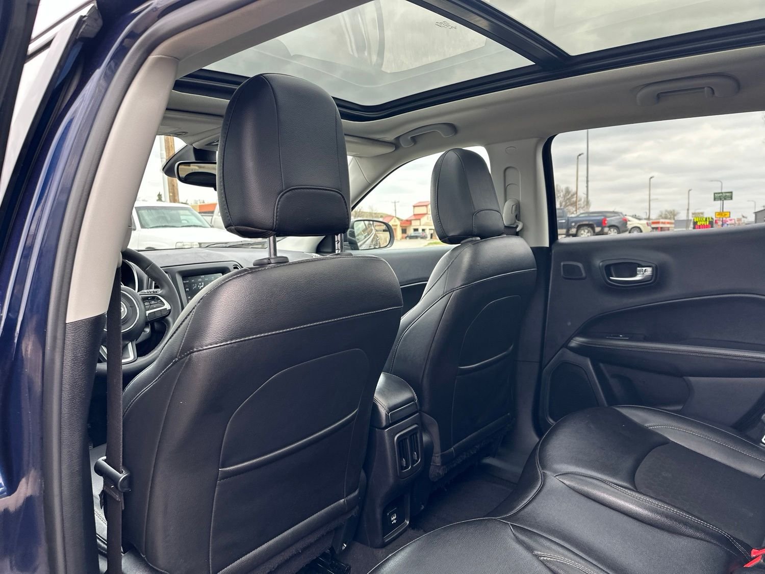 Used 2021 Blue Jeep Latitude image 17