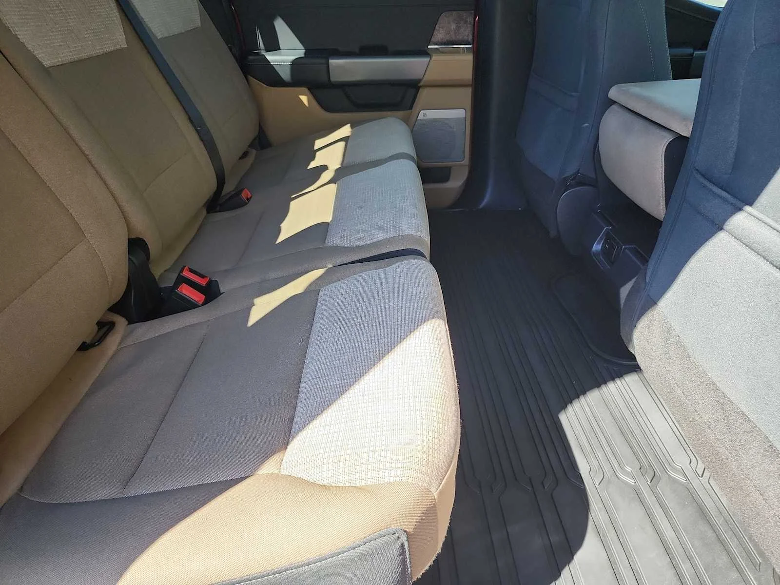Used 2022 Rapid Red Metallic Tinted Clearcoat Ford XLT image 17