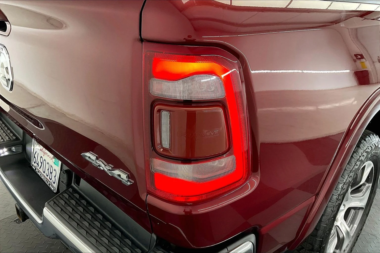 Used 2020 Delmonico Red Pearlcoat Ram Laramie image 26