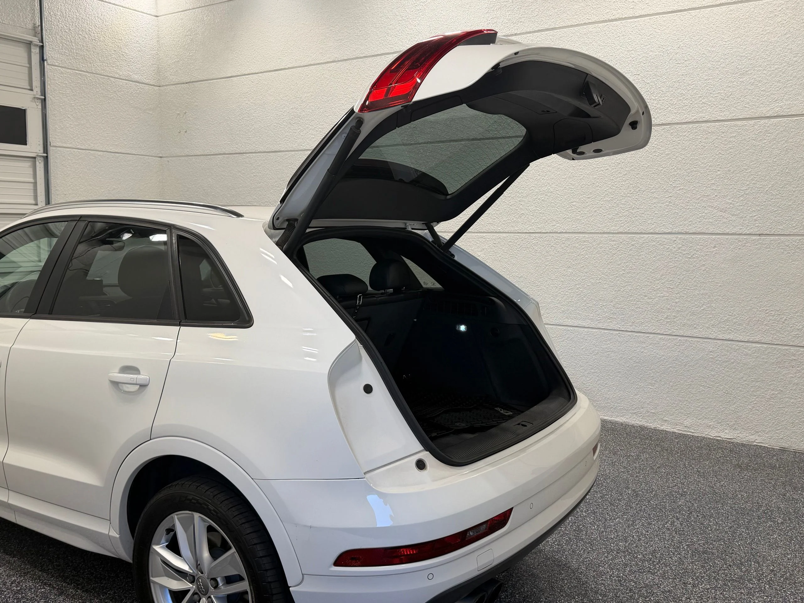 Used 2018 White Audi 2.0T Premium image 24