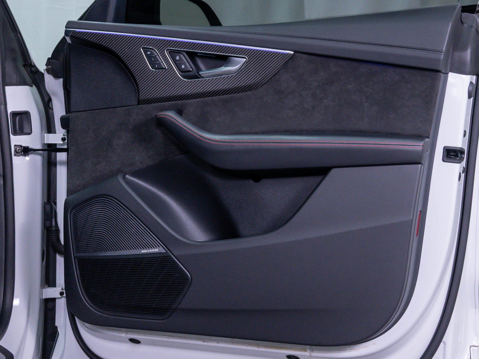 Used 2021 Glacier White Audi 4.0T image 10