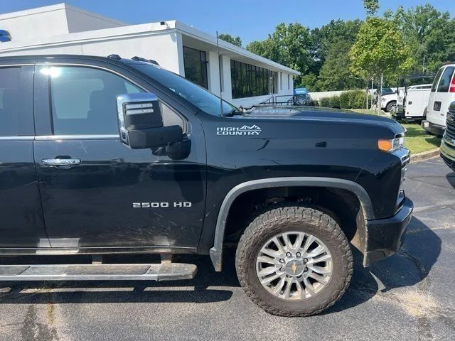 Used 2021 Black Chevrolet High Country image 2