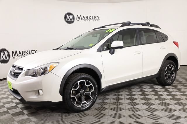 Used 2014 White Subaru 2.0i Limited image 36