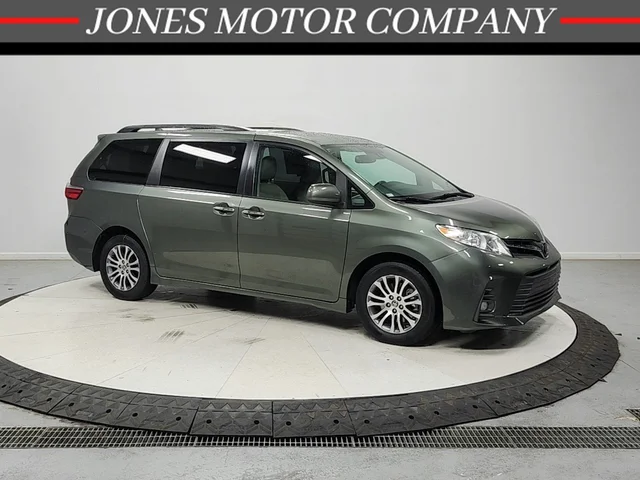 2020 Toyota Sienna XLE Premium