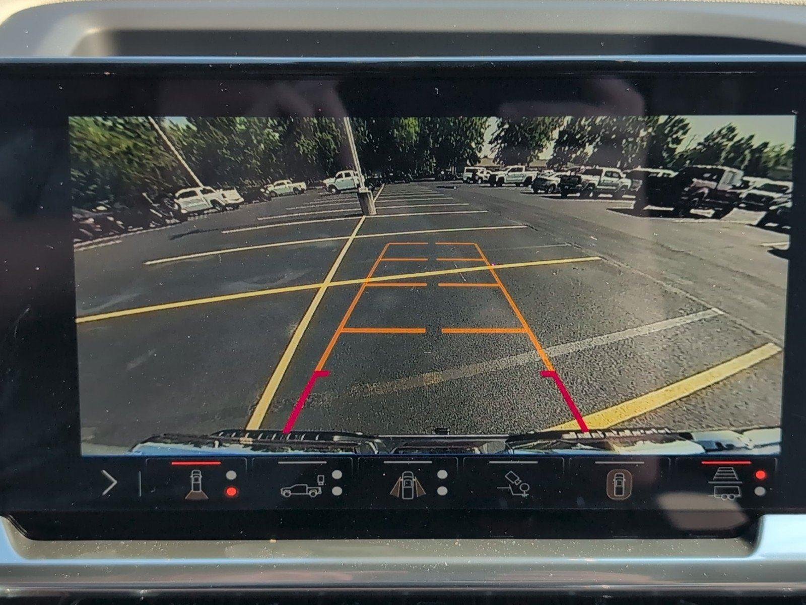 New 2026 Glacier White Tricoat GMC SLT image 22