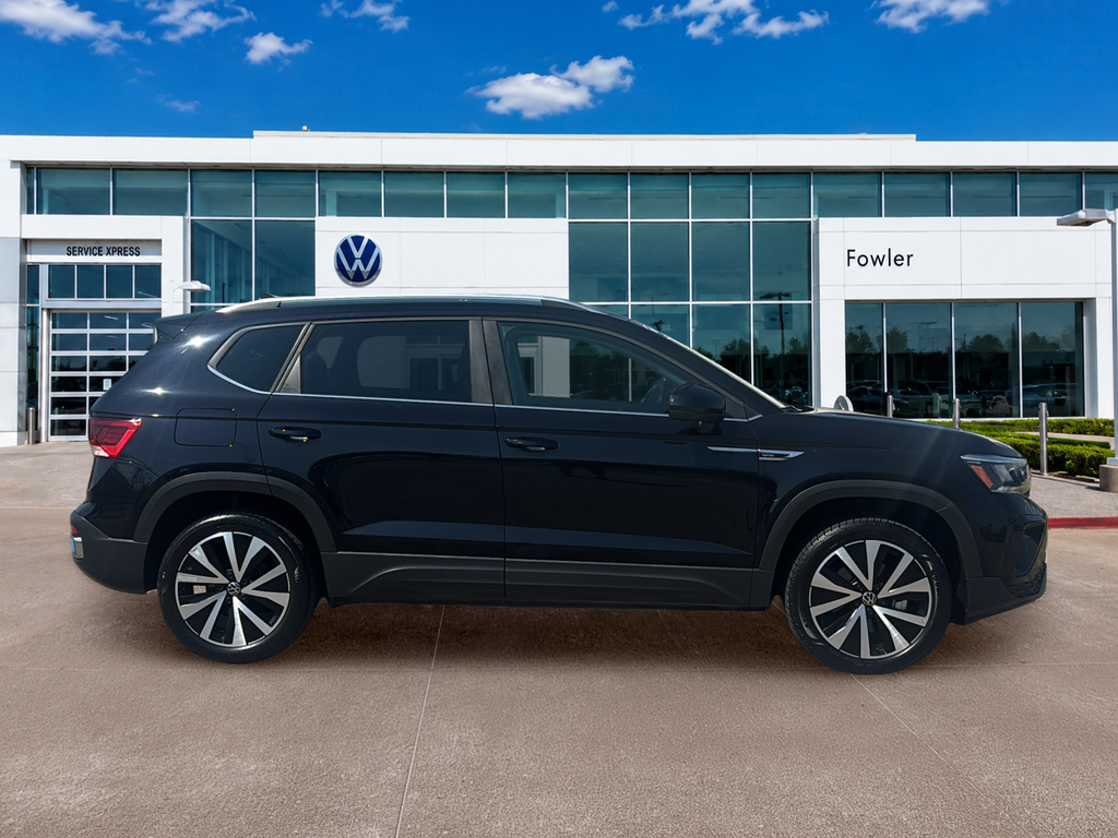 Certified Used 2023 Black Volkswagen 1.5T SE image 4