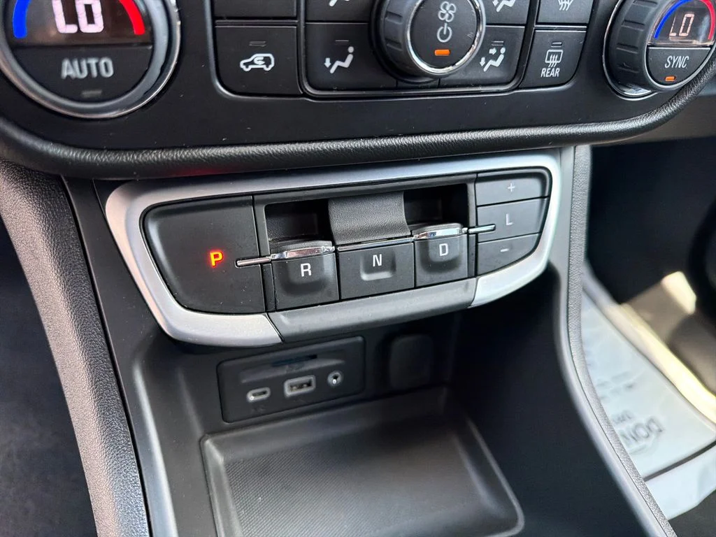 Certified Used 2024 White GMC SLT image 25