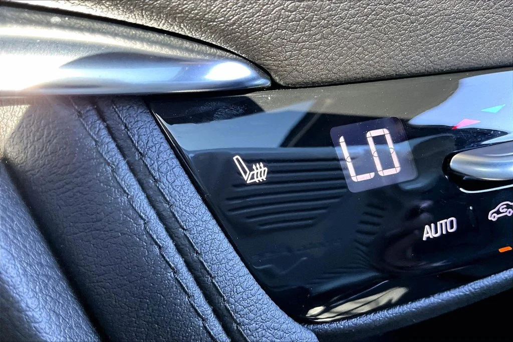 Used 2025 Black Cadillac Premium Luxury image 24
