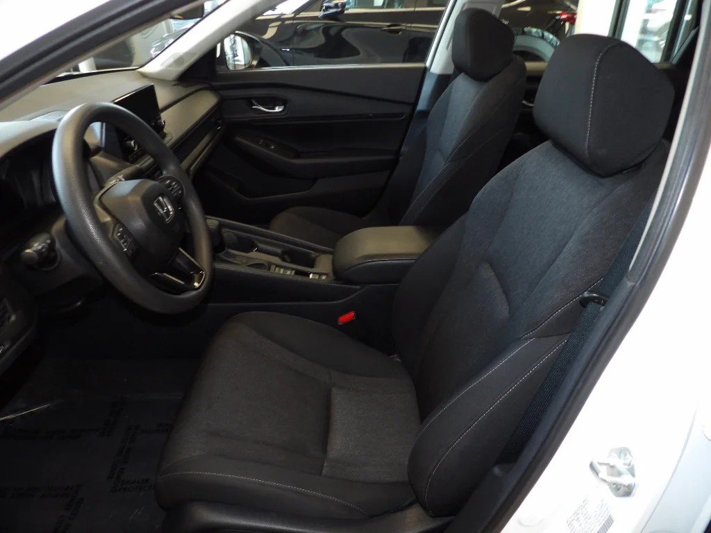 Used 2024 WHITE Honda EX image 26