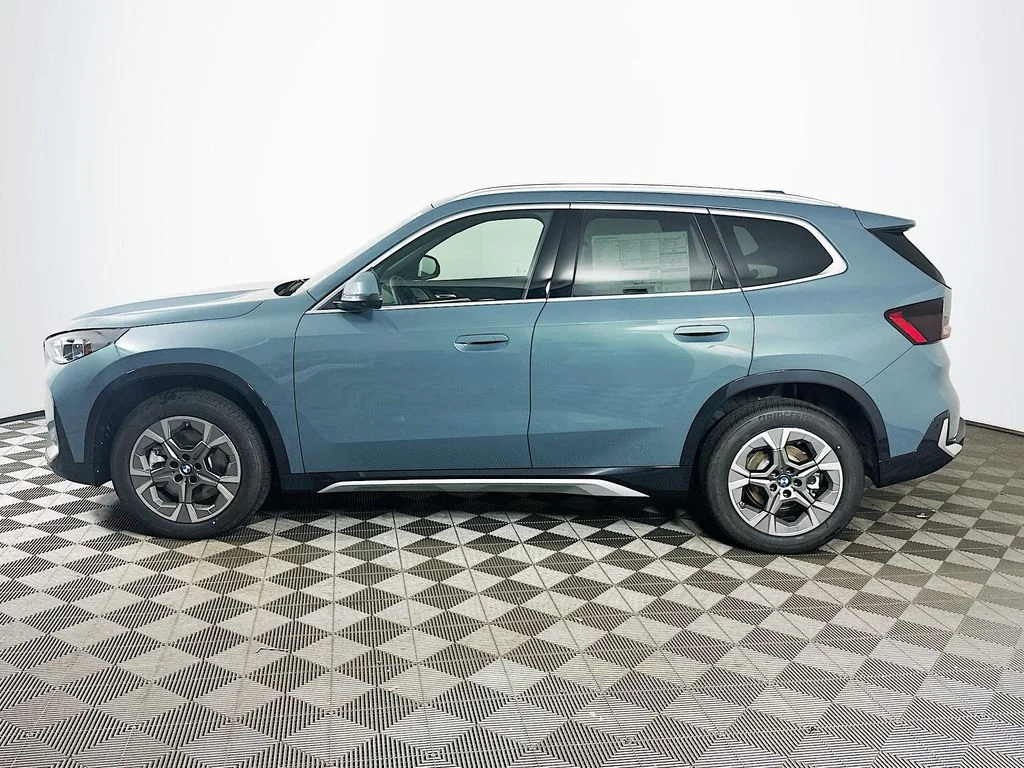 Used 2026 Green Metallic BMW xDrive28i image 8