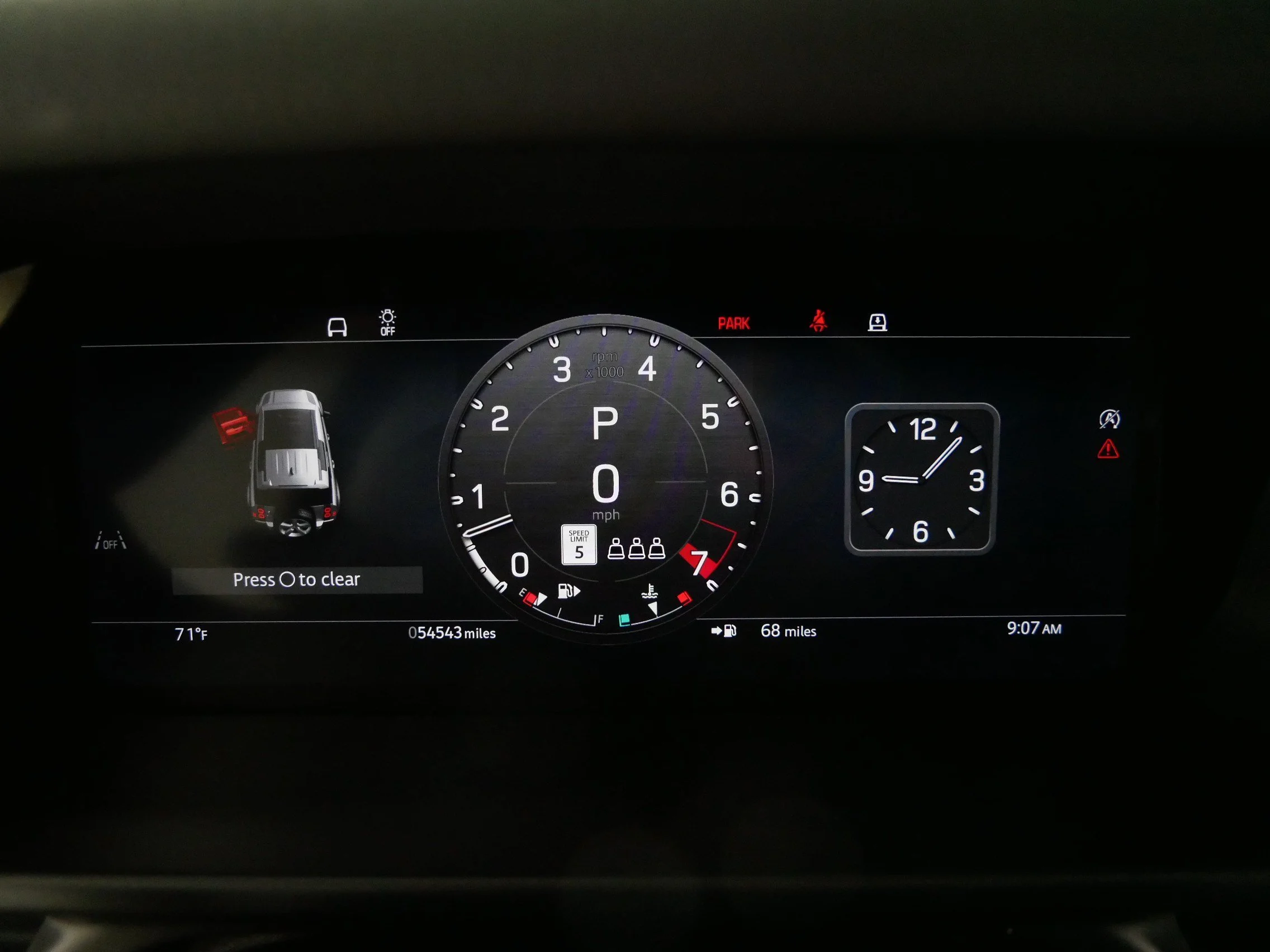 Used 2024 BRONZE Land Rover X-Dynamic SE image 21
