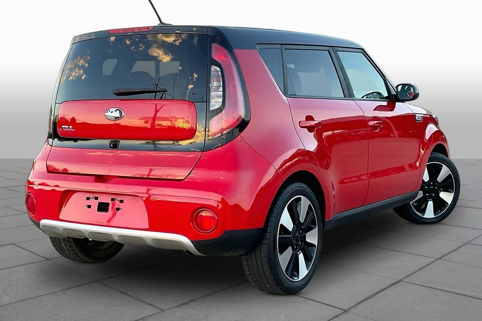 Used 2018 Inferno Red w/Black Roof Kia + image 11