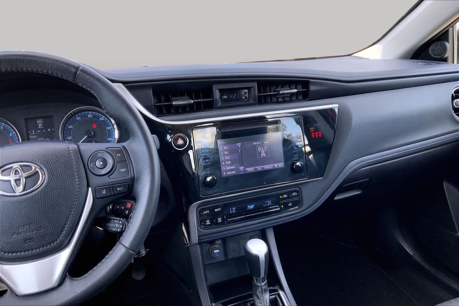 Pre-Owned 2018 Toyota Corolla SE