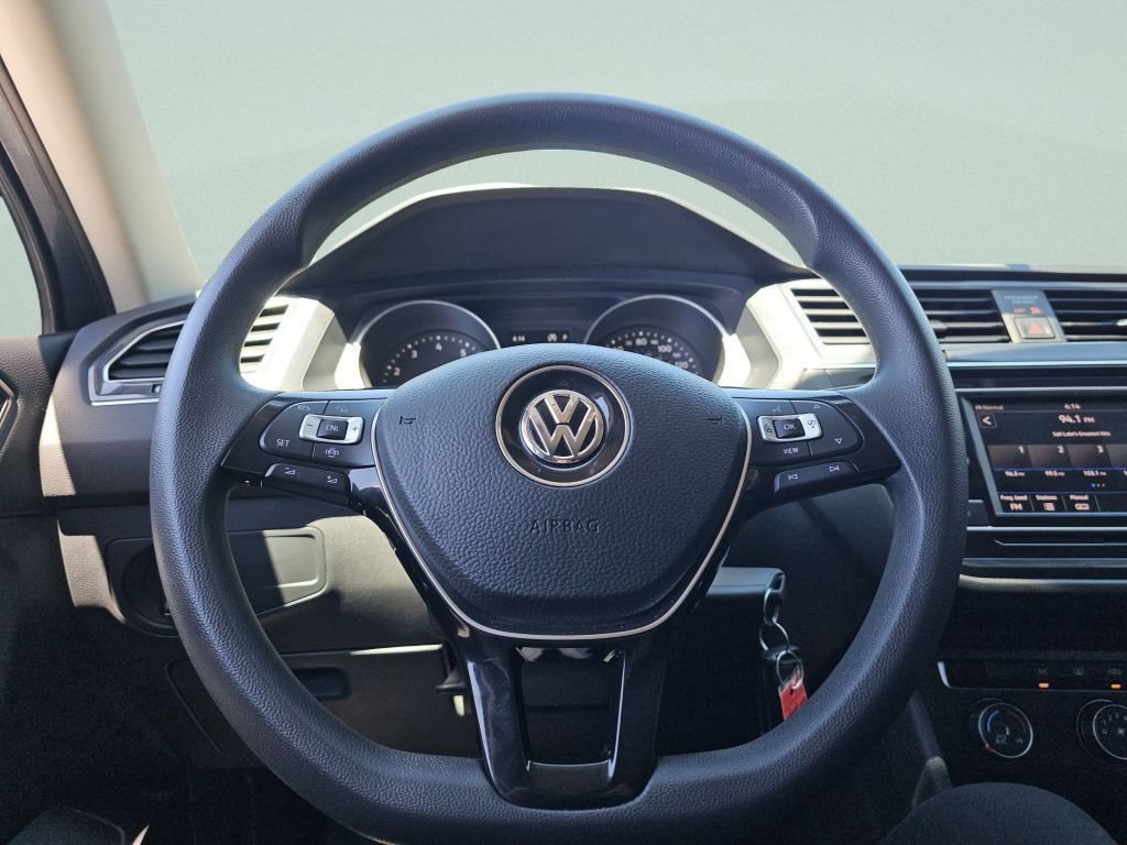 Used 2019 Platinum Gray Metallic Volkswagen S image 30