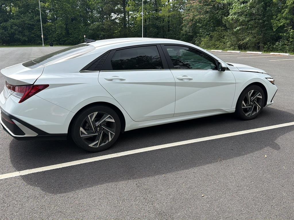 Used 2024 Serenity White Hyundai Limited image 5
