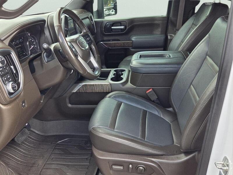 Used 2022 White Frost GMC 4WD CREW CAB 172" DENALI image 10