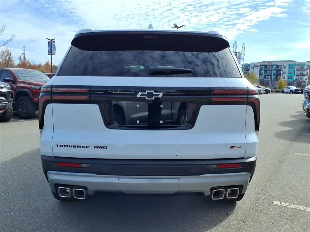 New 2026 Polar White Tricoat Chevrolet Z71 image 26