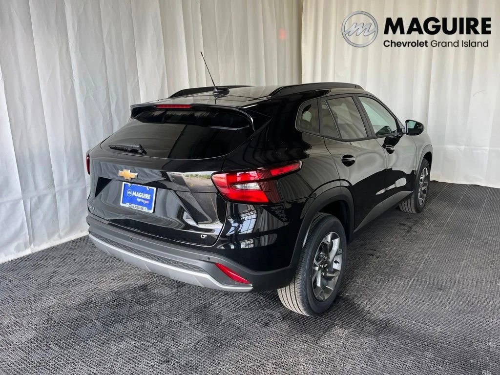 New 2026 Mosaic Black Metallic Chevrolet LT image 27