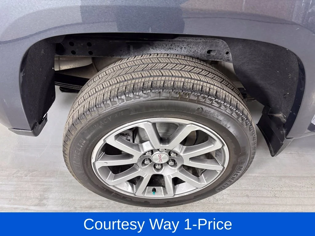 Used 2021 Green GMC Denali image 13