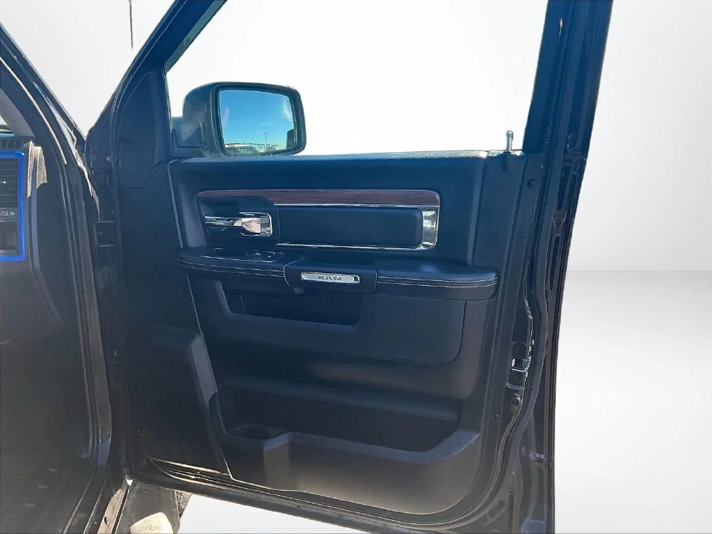 Used 2017 Black Ram Laramie image 23
