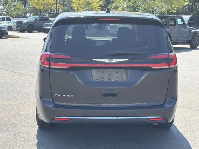 Used 2023 Black Chrysler Touring L image 5