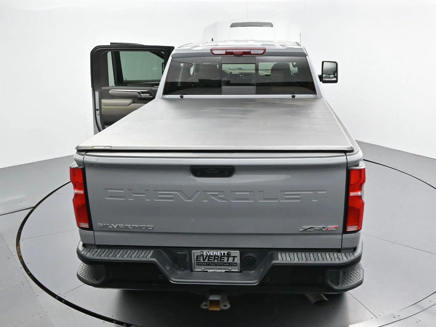 Used 2025 Slate Gray Metallic Chevrolet ZR2 image 42
