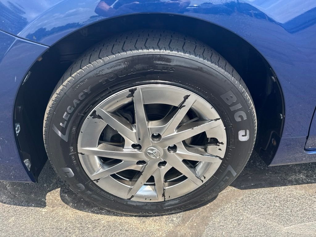 Used 2015 Blue Toyota Five image 9
