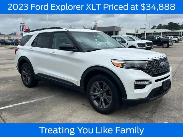 2023 Ford Explorer XLT 4WD's photo