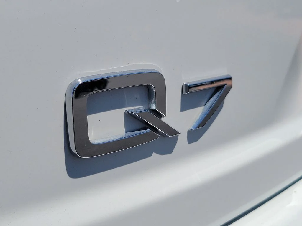 Used 2019 Carrara White Audi 45 Premium image 28