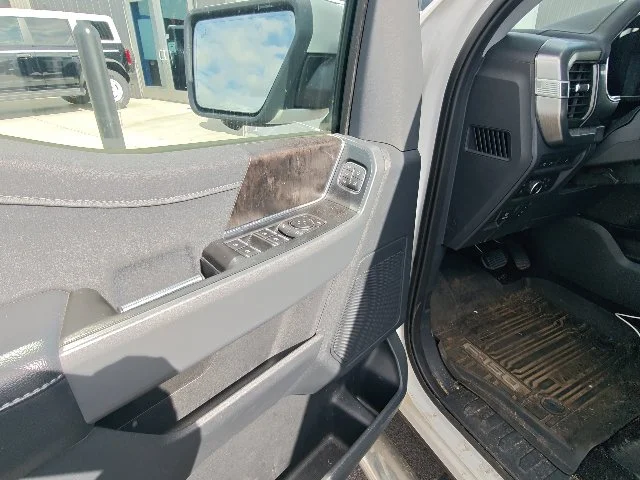 Used 2022 White Ford Lariat image 9