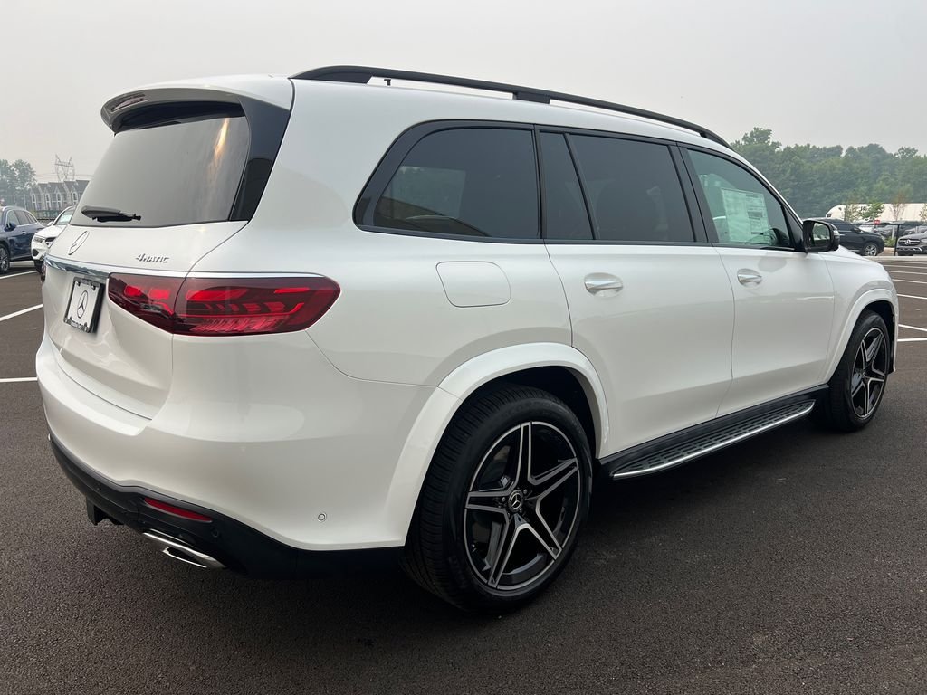 New 2026 MANUFAKTUR Moonlight White Metallic Mercedes-Benz GLS 450 image 8