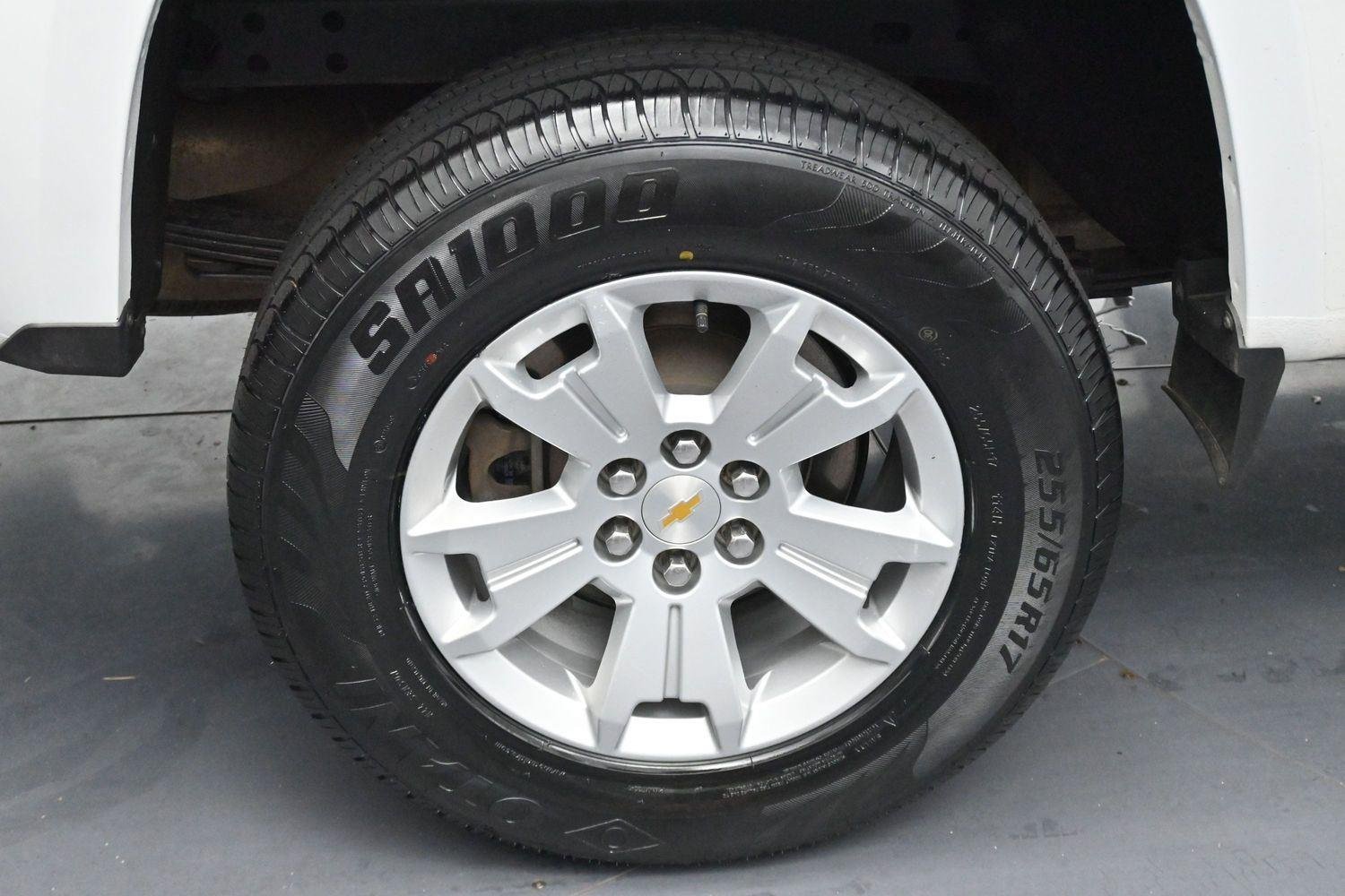 Used 2022 Summit White Chevrolet 4WD LT image 31