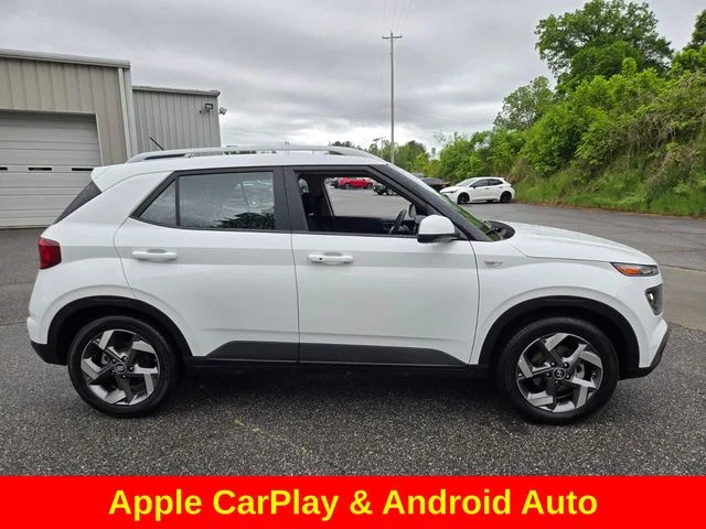 Used 2025 White Hyundai SEL image 10