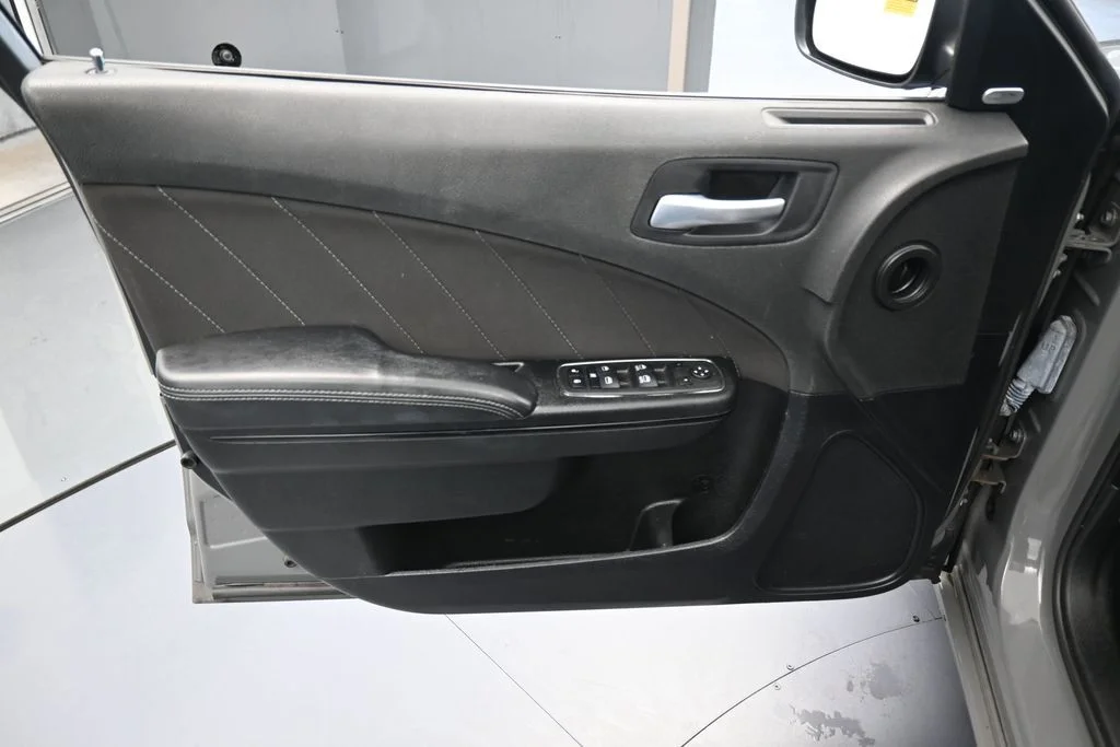 Used 2023 Destroyer Gray Clearcoat Dodge SXT image 12