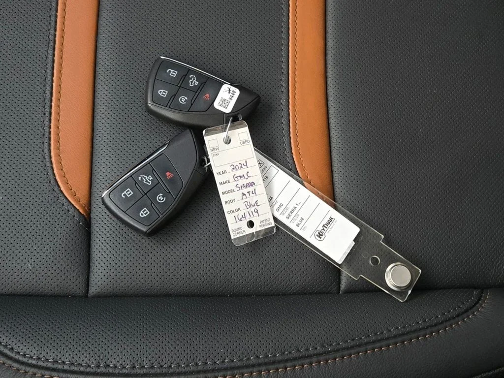 Used 2024 Blue GMC AT4 image 13
