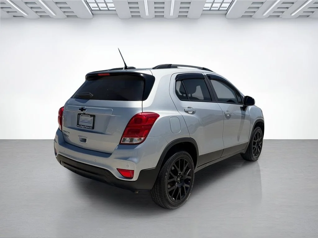 Used 2022 Silver Chevrolet LT image 3