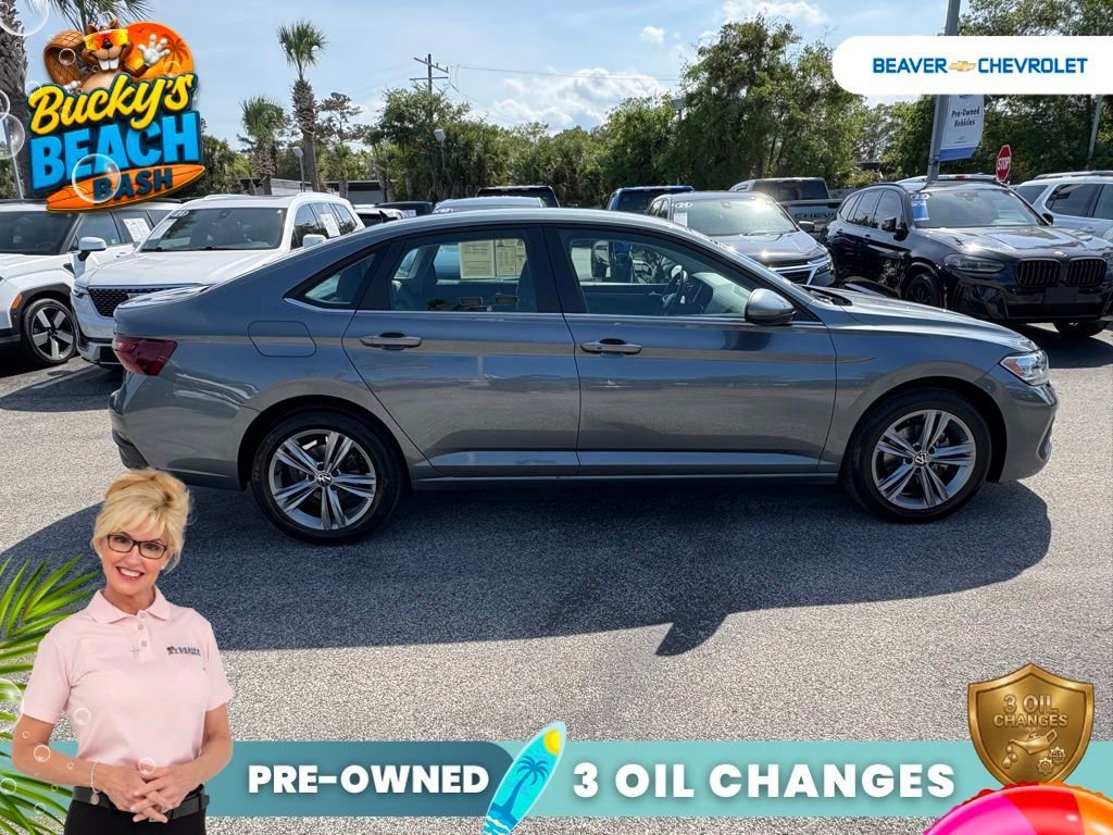 Used 2024  Volkswagen SE image 8