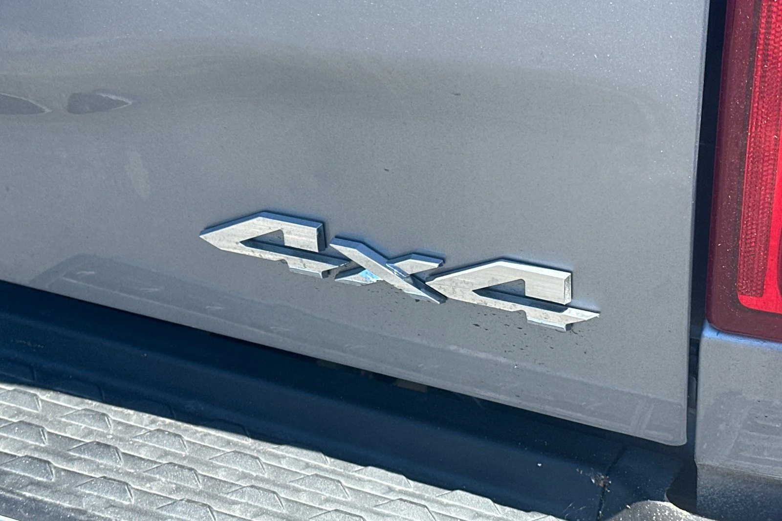 Used 2020 Silver Ram Laramie image 7