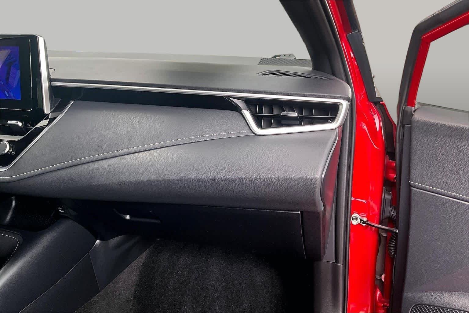 Used 2025 Finish Line Red/Midnight Black Metallic Toyota SE image 18
