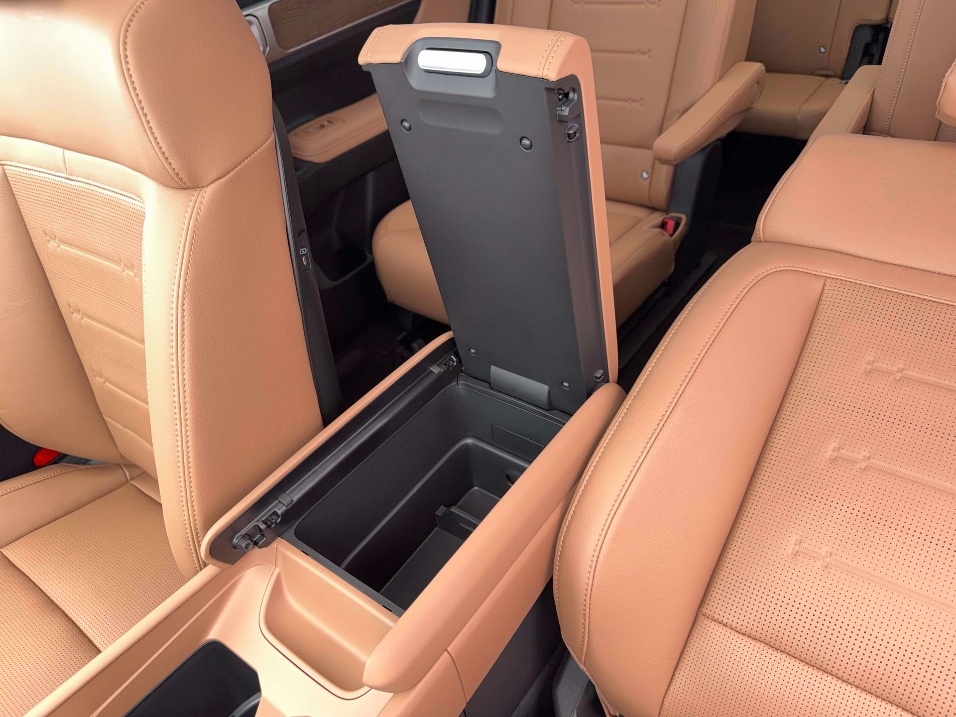 New 2027 Ecotronic Gray Hyundai Limited image 34