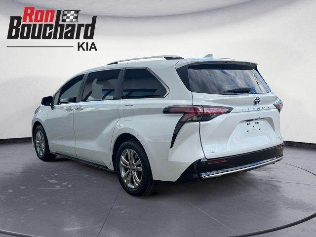 Used 2022 Beige Toyota Platinum image 4
