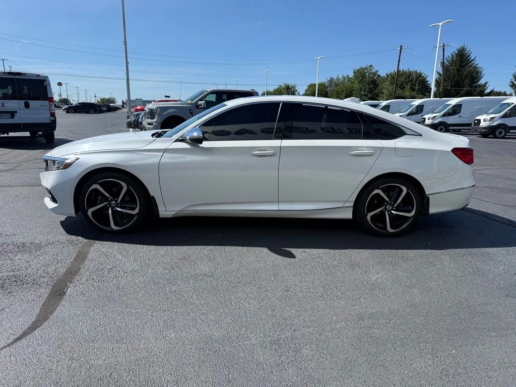 Used 2021  Honda EX-L image 9