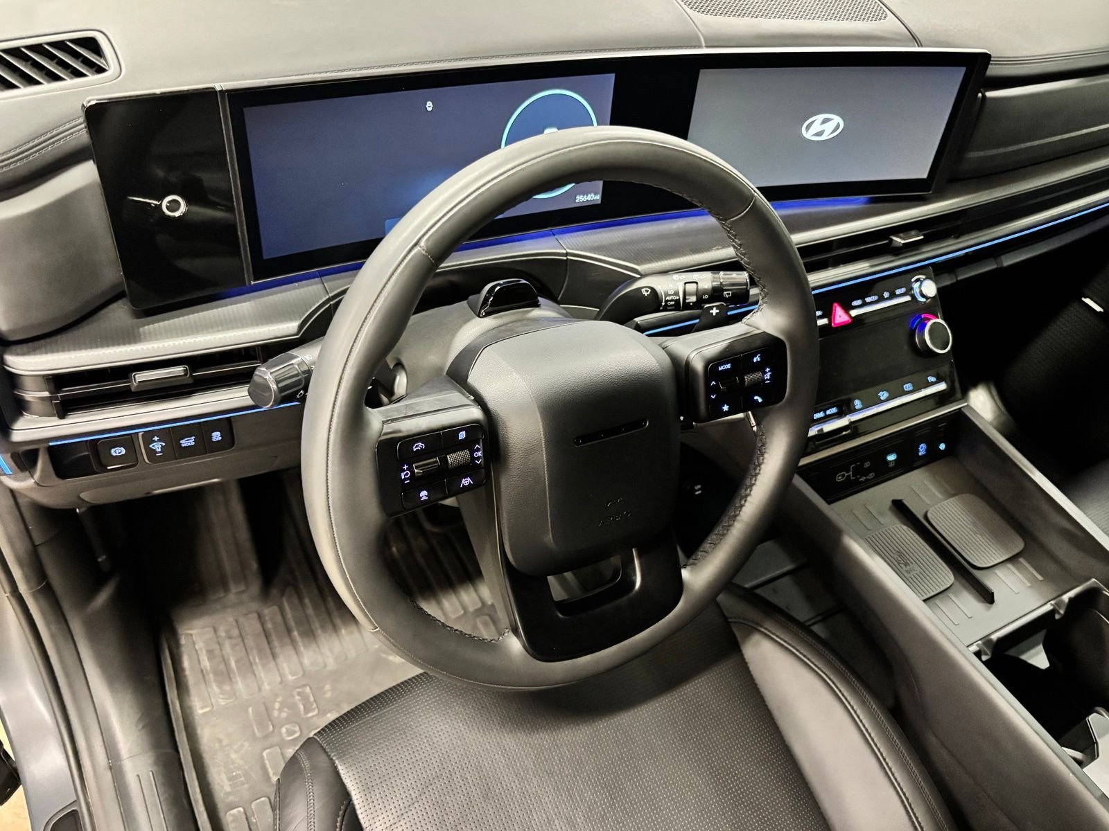 Used 2024 Gray Hyundai Calligraphy image 16