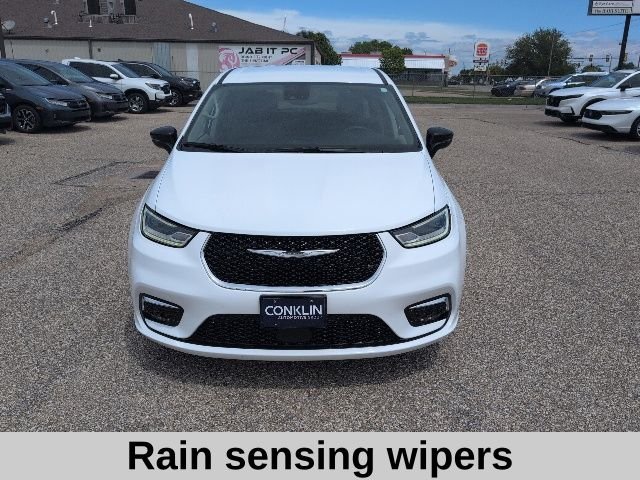 Used 2024 White Chrysler Touring L image 16