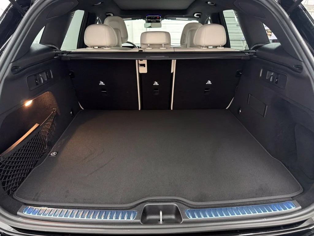 New 2027 Black Mercedes-Benz GLC 300 image 25