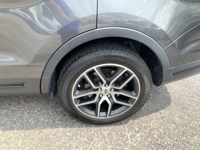Used 2018 Gray Ford Sport image 38
