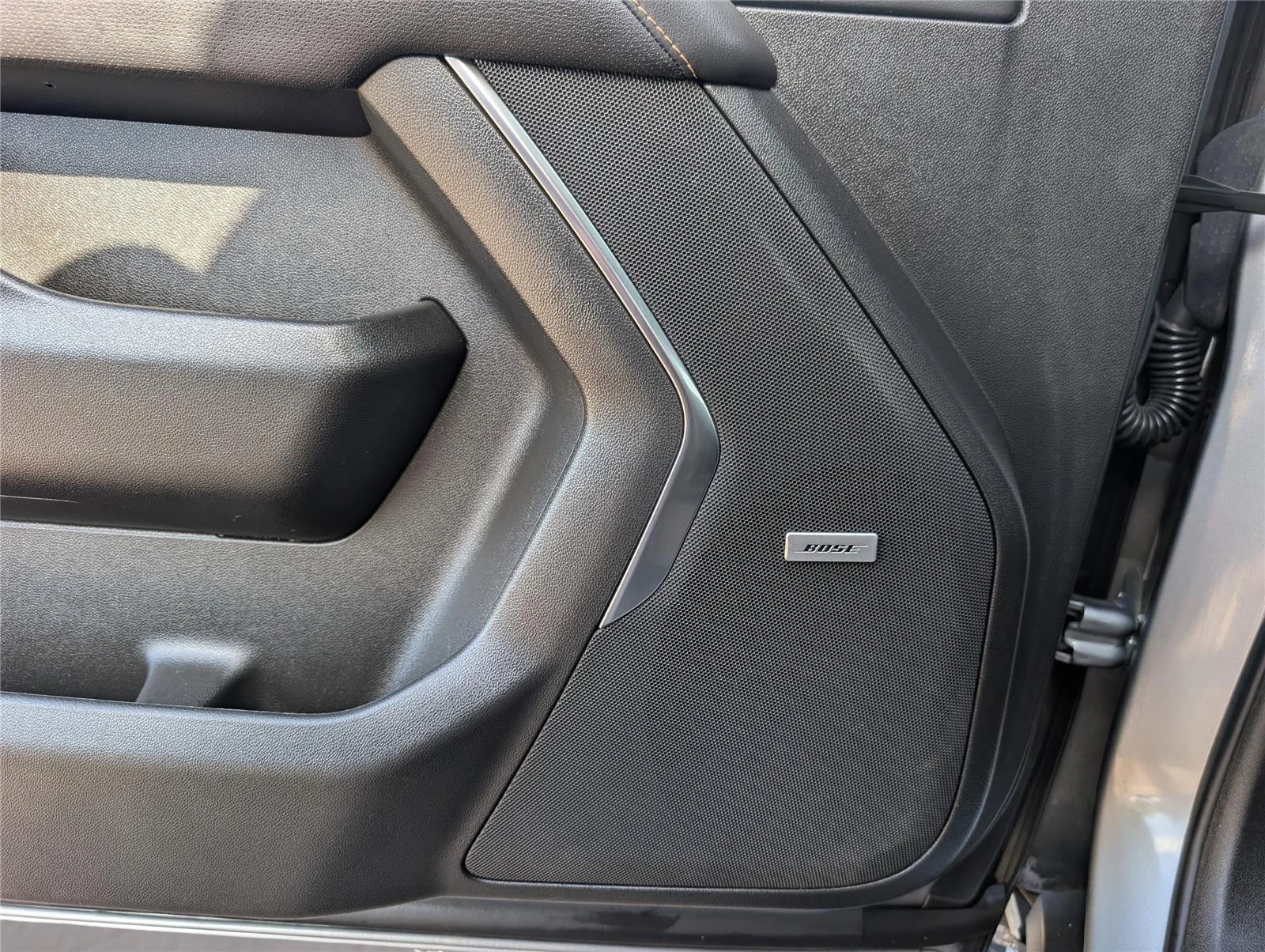 Used 2023 Sterling Metallic GMC AT4 image 10