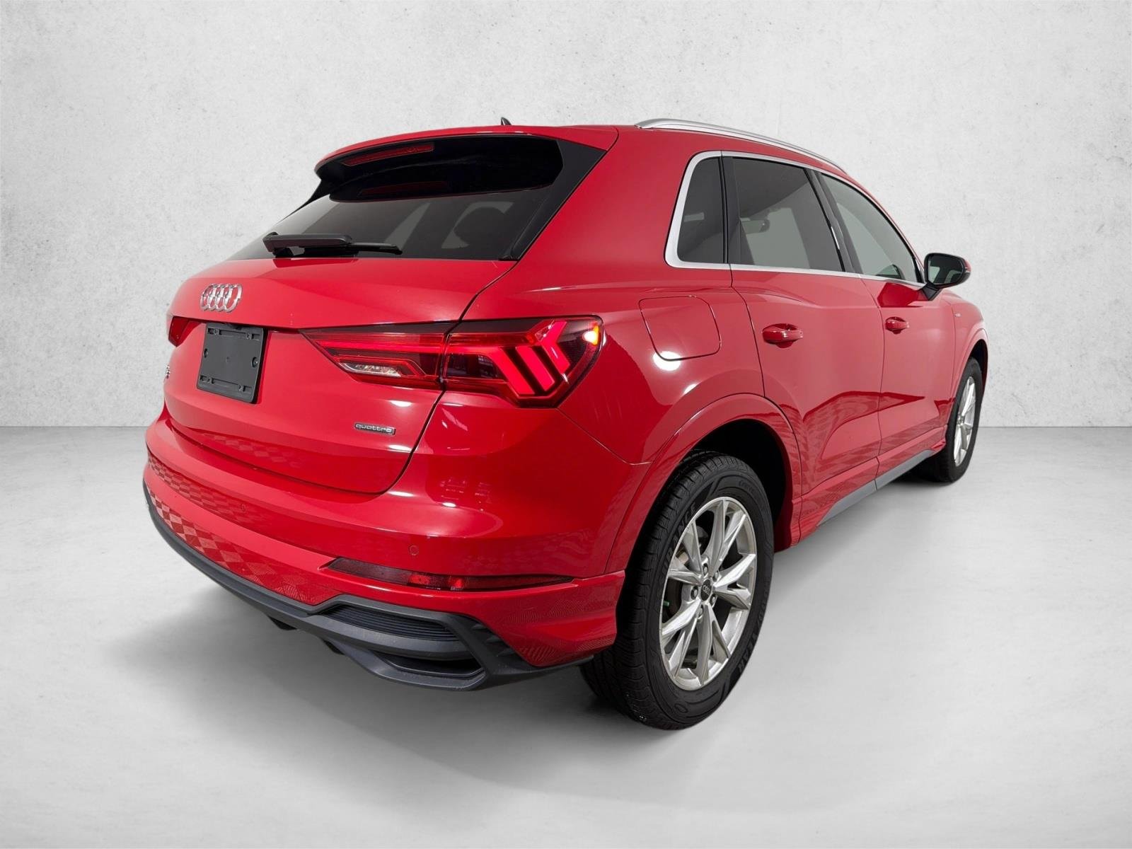 Used 2024  Audi S line Premium image 4